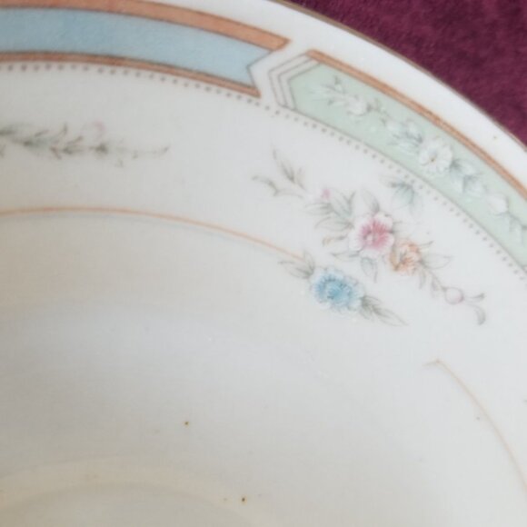 Dinner Plate - Pattern Looks like Rothschild - Picture 3 of 3